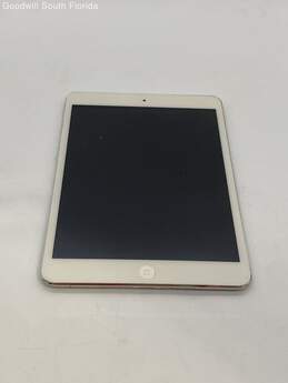 Functional Unlocked Apple Silver iPad Model A1432 Without Power Adapter