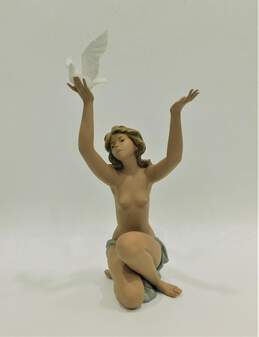 Lladro Peace Offerings #3559 Woman With Dove Figurine