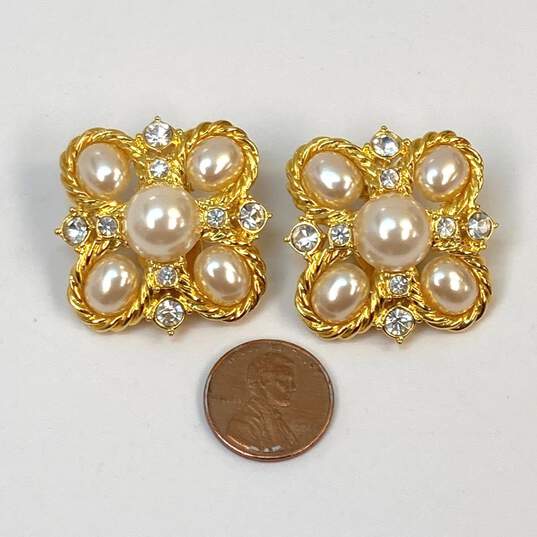 Designer Joan Rivers Gold-Tone Faux Pearl Filigree Design Clip Earrings image number 3