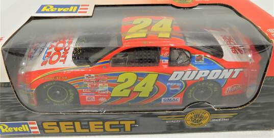 Jeff Gordon 2001 Chevrolet Monte Carlo Dupont Motorsports # 24 Revell 1:24 Scale image number 4