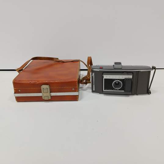 vintage polaroid land camera model j66 w/case image number 1