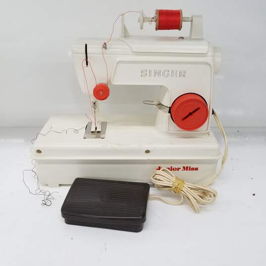Buy the Singer Portable Sewing Machine