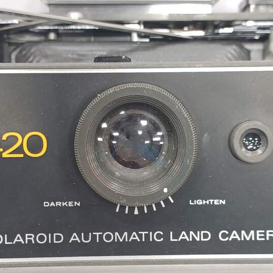 Vintage Polaroid Automatic Land Camera 420 With Accessories in Case image number 3