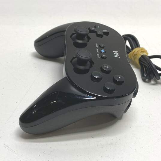 Nintendo Wii Classic Pro Controller- Black image number 4