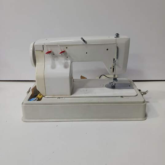 Necchi Alco Sewing Machine W/Case image number 5