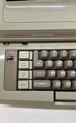 Smith-Corona Memory Correct II Electronic Typewriter alternative image