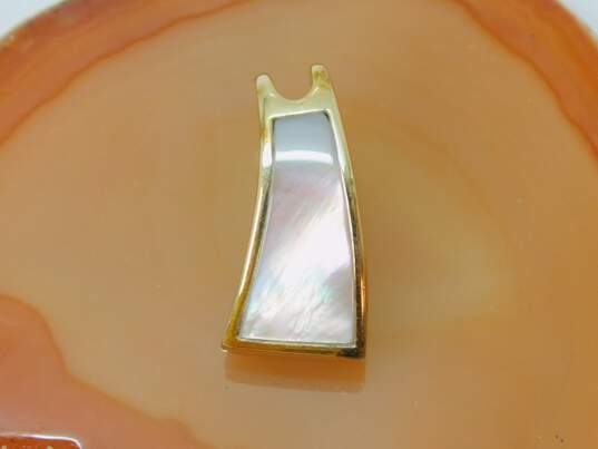 14K Gold Onyx & Mother of Pearl Shell Curved Loop Reversible Pendant 3.8g image number 1