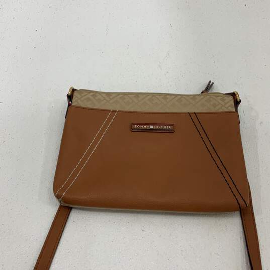 Tommy Hilfiger Womens Crossbody Bag Purse Adjustable Strap Zipper Brown Leather image number 1