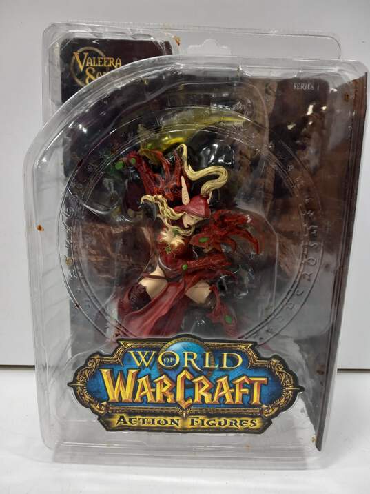 Pair of World of Warcraft DC Figures Broll Bearmantle & Valeera Sanguinar image number 2