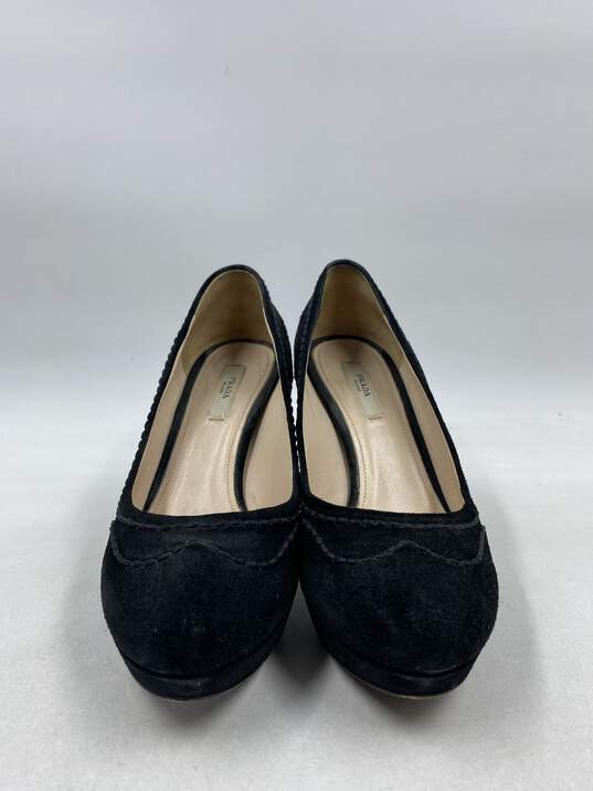 Authentic Prada Black Suede Embroidered Accent Pumps W 5.5 image number 2