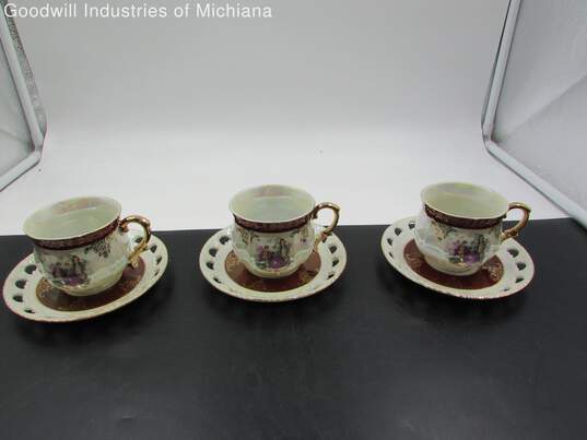 Royal China Pieces Sauces & Cups image number 2