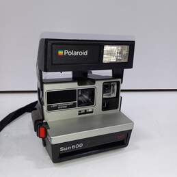 Polaroid Sun 600 Untested alternative image