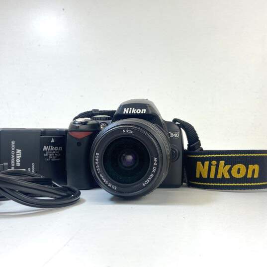 Nikon D40 6.1MP Digital SLR Camera with 18-55mm Lens image number 1