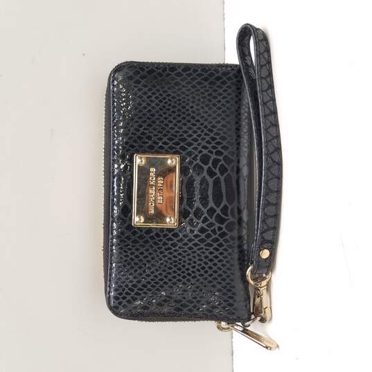 Buy the Michael Kors Women's Black Leather Snake Print Wristlet Wallet |  GoodwillFinds