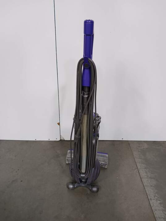 Dyson Vacuum image number 4