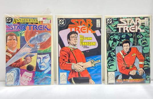 DC Star Trek Comic Book Assortment image number 5