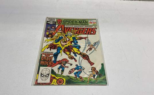 Marvel Avengers Comic Books image number 8