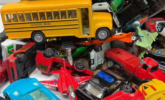 Assorted Box of Loose Diecast Cars Vehicles Bundle Lot image number 3