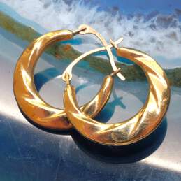 14K Yellow Gold Textured Hoop Earrings - 0.58g