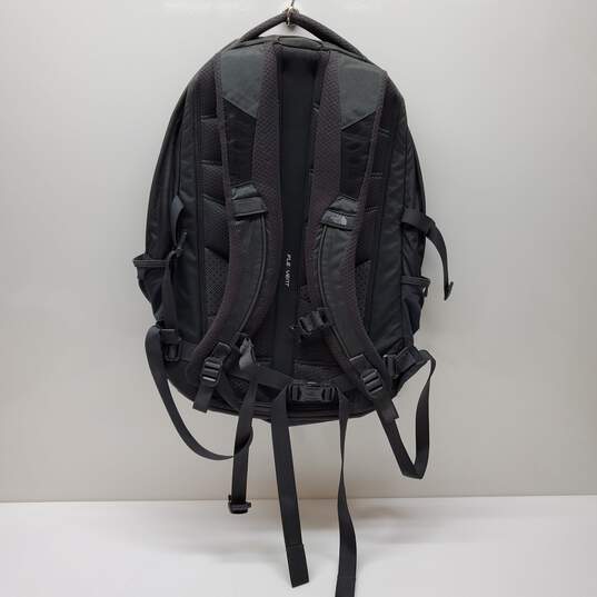 The North Face Borealis Hiking Backpack Grey/Green image number 2