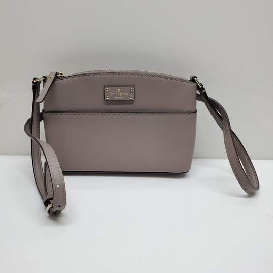 KATE SPADE NEW YORK 'GROVE STREET' GREY CROSSBODY BAG 9x7x3in image number 1