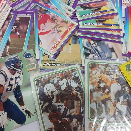 5.1lbs Bundle of Assorted Sports Cards image number 5