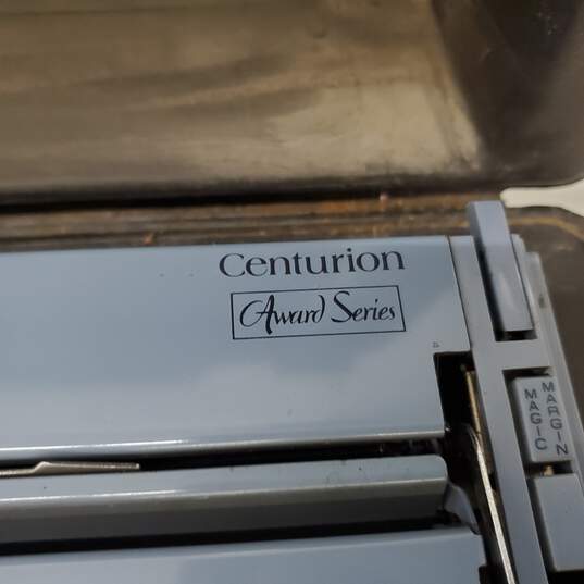 Litton Royal Centurion Award Series Electric Typewriter - Parts/Repair image number 4