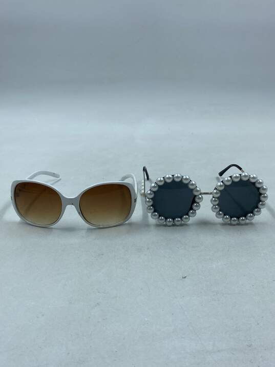 Lot of 2 Multicolor Sunglasses Women's - Size One Size image number 2