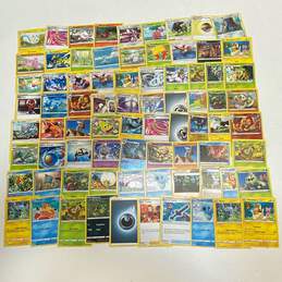 Assorted Pokémon TCG Common, Uncommon and Rare Trading Cards (600 Plus Cards) alternative image