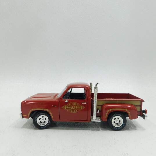 ERTL Dodge Pick Up 1978 Lil Red Express Truck American Muscle 1/18 Diecast image number 2