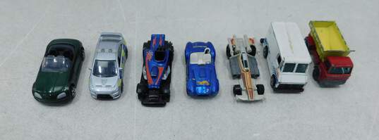 Lot 0f 25 Mixing Die Cast  Cars Includes    Matchbox & Hotwheels image number 3