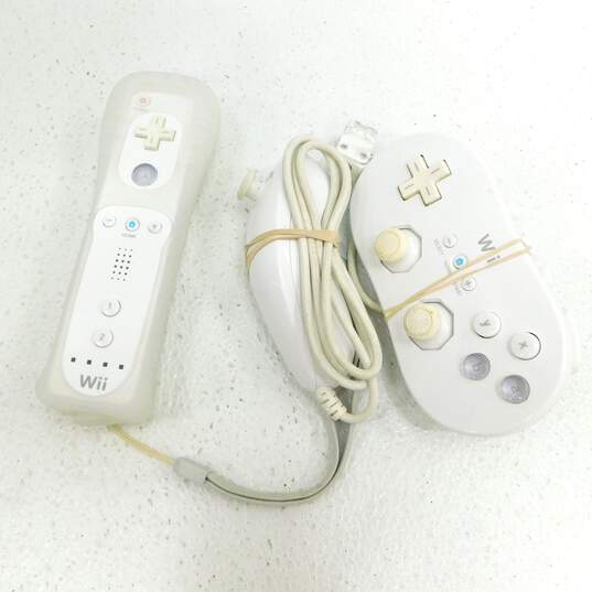 Nintendo Wii Console w/ Game Mario & Sonic At The Olympic Games image number 2