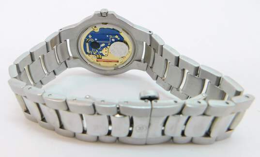 Movado Swiss Quartz 7 Jewel Sapphire Crystal Men's Watch 99.2g image number 3