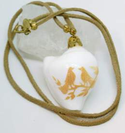 VNTG Miriam Haskell Hand Carved Birds Cameo Shell Pendant Necklace