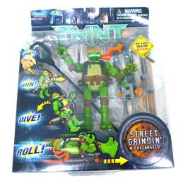 Sealed Playmates TMNT Ninja Turtles Street Grindin Michelangelo Action Figure