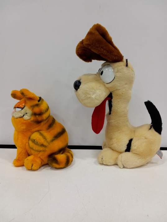 United Feature Syndicate Pair of Odie & Garfield Plush Toys image number 2