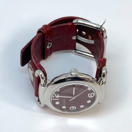Designer Marc By Marc Jacobs Red Leather Strap Round Analog Quartz Wristwatch image number 2