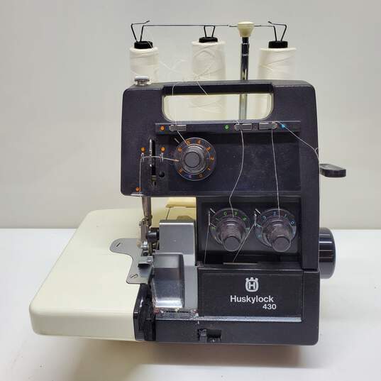 Huskylock 430 Serger Sewing Machine with Manual IOB Untested image number 2