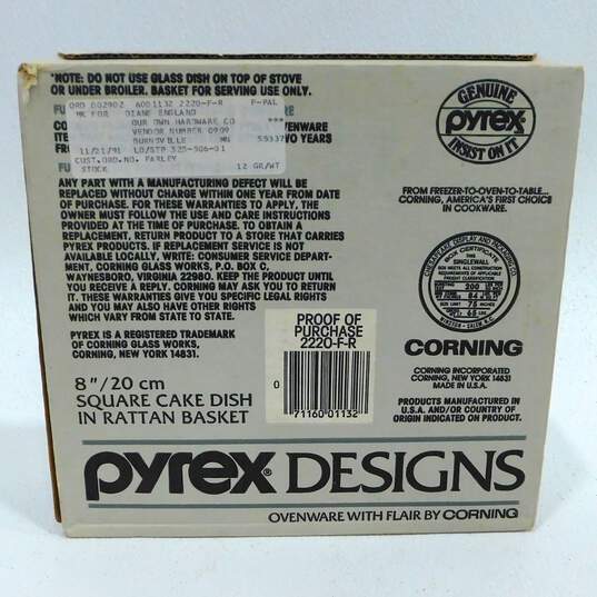 SEALED Vintage Pyrex Designs 8in. Square Cake Dish in Rattan Basket by Corning image number 4