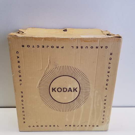 Kodak Carousel Projector Model 550 image number 1