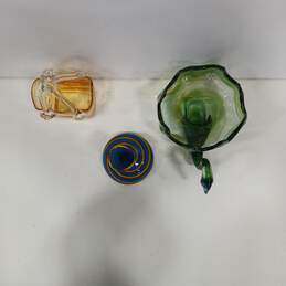Bundle of 3 Vintage Art Glass Items alternative image
