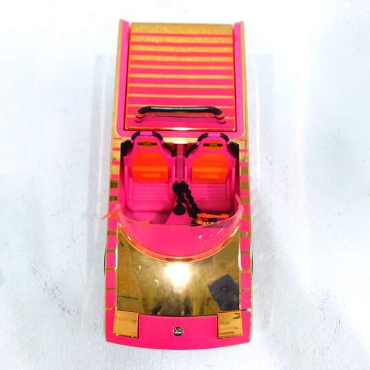 LOL Surprise Speedmatic Pink Gold Car Pool Dance Floor Coupe image number 2