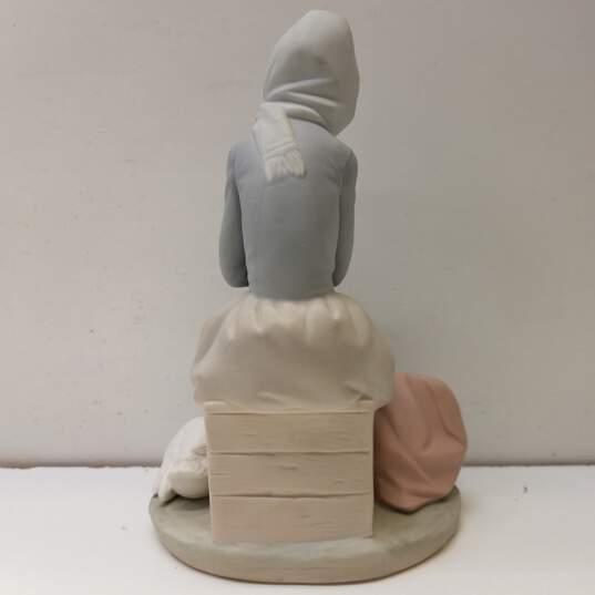 Lladro Porcelain Art Sculpture  Figurine Girl with Duck image number 6