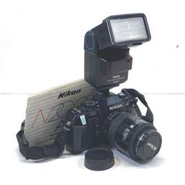 Nikon N2020 AF 35mm SLR Camera with 35-105mm 1:3.5-4.5 Lens & Flash