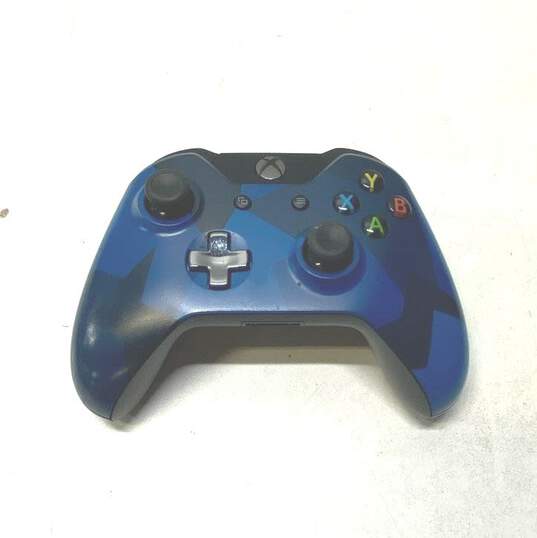 Microsoft Xbox One Wireless Controller - Midnight Forces Limited Edition image number 1