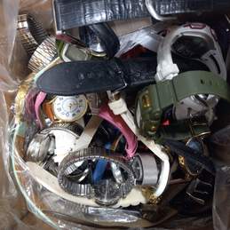 7.20lbs. Bundle of Assorted Watches alternative image
