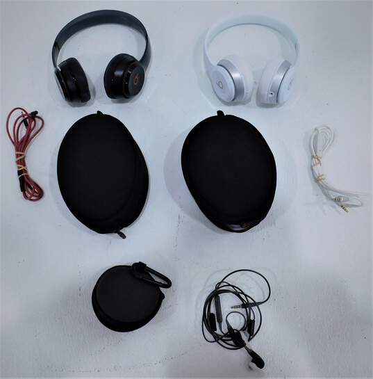 Beats By Dr. Dre Solo (B0518) and Bose Brand Wired Headphones w/ Cases (3) image number 3