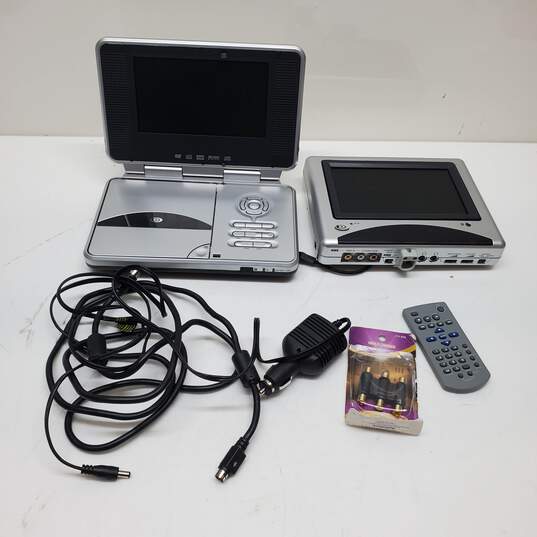 DVD Player Car Kit with Case and Extra Head Rest Screen Untested image number 2