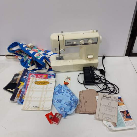 Brothers Sewing Machine w/ Accessories In Bag image number 1