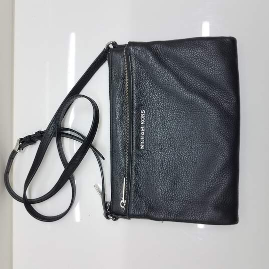 Buy the Michael Kors Black Leather Crossbody Bag w/ Shoulder Strap |  GoodwillFinds